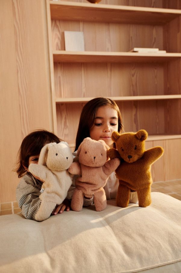 Іграшка LIEWOOD Honor Bear Hand Puppet