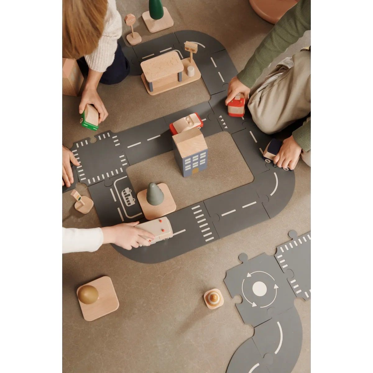 Дитяча дерев'яна іграшка Aurora Red.Sandy mix