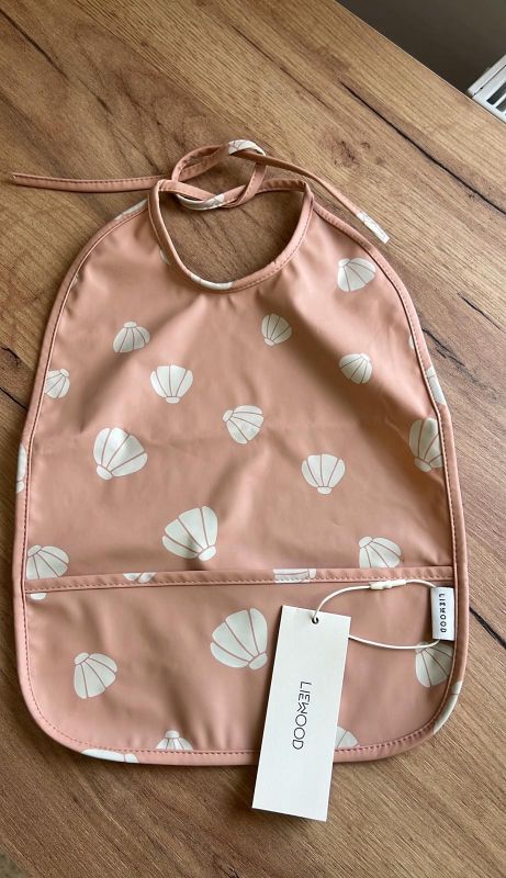 Дитячий нагрудник LIEWOOD Shell Pale Tuscany